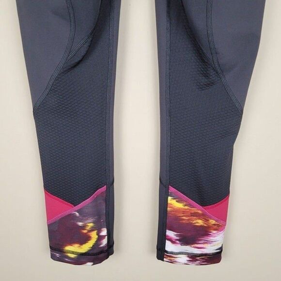 Lululemon Size 4 Pace Rival Crop Leggings Black Pigment Wind Berry Rumble Multi - Picture 8 of 12